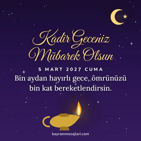 "Kadir Geceniz Mübarek Olsun" yazılı resimli kandil mesajı, yıldızlı gecede yanan kandil ve hilal: Bin aydan hayırlı gece, ömrünüzü bin kat bereketlendirsin.